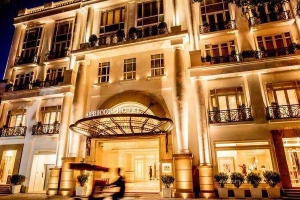 Apricot Hotel