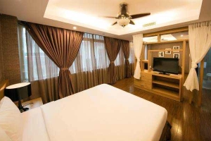 Aries Bến Thành Hotel