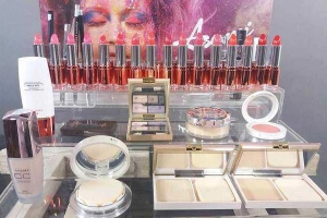 Asami Make Up
