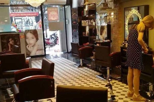 Aura Hair & Fashion