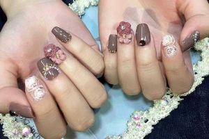 Ayumi Nail & Spa