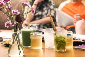 B - Indie Cafe
