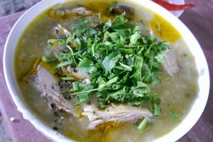 Quán Ăn Bà Cần - Cháo Gà & Vịt