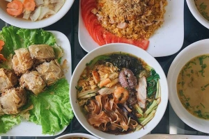 Quán Ăn Bà Cụ - Bánh Đa, Nem & Miến Cua Bể Hải Phòng