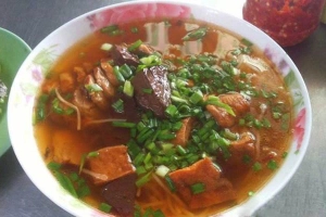 Quán Ăn Bà Cúc - Bún Riêu Giò Heo