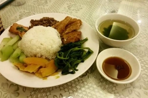 Bà Dung - Cơm Đĩa & Hộp