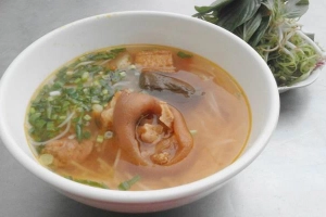 Quán Ăn Bà Hai - Bún Riêu Cua Giò Heo