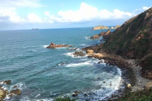 Bãi Biển Eo Gió