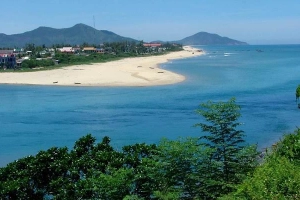 Bãi Biển Lăng Cô