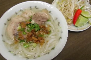 Quán Ăn Bánh Canh Bình Dân Chung Cư