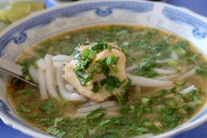 Quán Ăn Bánh Canh Cá Lóc - Lạc Long Quân
