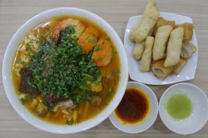 Quán Ăn Bánh Canh Cua - Xóm Chiếu