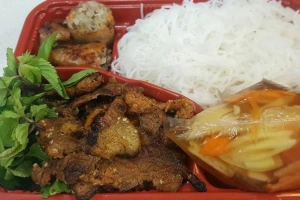 Quán Ăn Bánh Cuốn, Bún Chả & Gà Tần - Nguyễn Viết Xuân