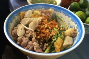 Quán Ăn Bánh Đa Trộn & Bún Riêu - Nguyễn Thị Định