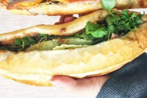 Quán Ăn Bánh Mì B+ - Trương Định