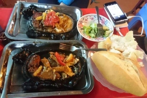 Quán Ăn Bánh Mì Bít Tết - Đền Lừ 2