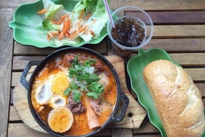 Quán Ăn Bánh Mì Chảo & Món Ngon Hoa Việt - Quán Cô 3 Hậu