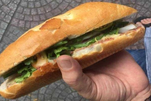 Bánh Mì & Đồ Ăn Vặt - Núi Trúc
