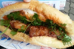 Quán Ăn Bánh Mì Hẻm