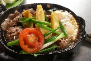 Quán Ăn Bánh Mì Huế Ngọc Hiếu - Hòa Mã