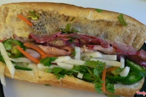 Quán Ăn Bánh Mì Ngố - Duy Tân