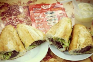 Quán Ăn Bánh Mì Ngố - Thái Phiên
