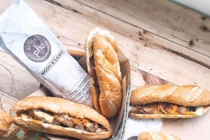 Quán Ăn Bánh Mì Phố - Huỳnh Thúc Kháng