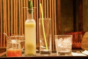 Bar Gin Beverage - Japanese Club