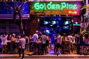 Bar Golden Pine Pub