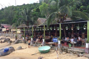 Bảy Ban - Nhà Hàng & Bãi Tắm Ven Biển