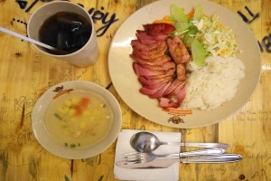 Quán Ăn BBQ Cơm Sườn Phố Cổ - Trần Quốc Hoàn