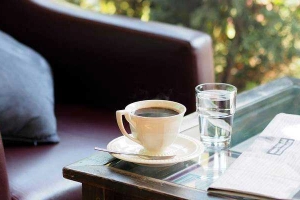 Bé Hồng Cafe