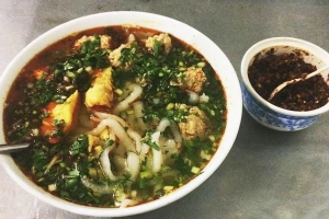 Quán Ăn Bé Huế - Bánh Canh Cá Lóc & Chả Cua