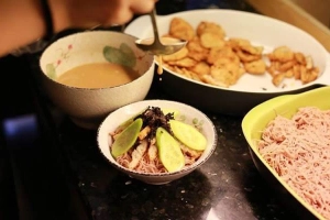 Quán Ăn Bếp Của Bà - Bánh Mì Chả Cá