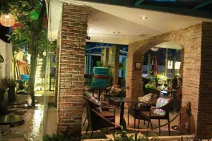 Biển Gọi Cafe