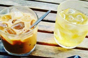 Biển Tình Cafe