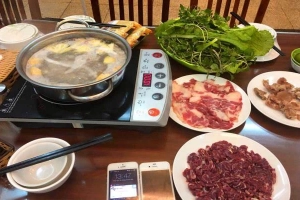 Quán Ăn Bò Nhúng Dấm 555 - Giảng Võ