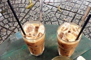 Bốn Mùa - Coffee & Sinh Tố