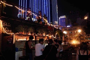 Broma Saigon Bar