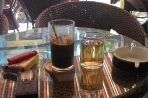 Bum Cafe - Đội Cấn