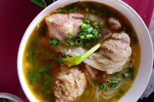 Quán Ăn Bún Bò - Cầu Phú Cam