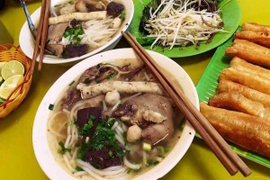 Quán Ăn Bún Bò & Chè Huế - Giáp Bát
