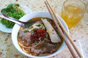 Quán Ăn Bún Bò Cô Bé