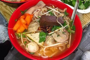 Quán Ăn Bún Bò Huế - Ao Sen