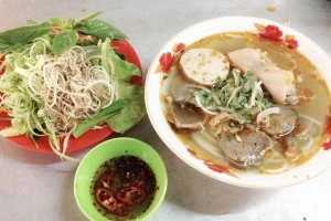 Quán Ăn Bún Bò Huế Giò & Nạm Gân