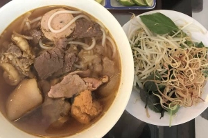 Quán Ăn Bún Bò Huế Má Heo & Cháo Lòng
