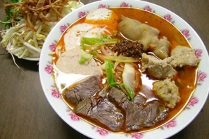 Quán Ăn Bún Bò Huế O Hưởng
