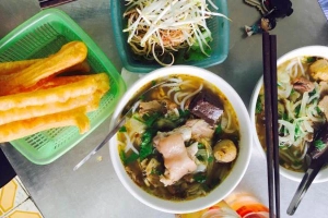 Quán Ăn Bún Bò Huế - Tạ Quang Bửu