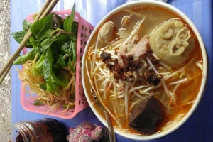 Quán Ăn Bún Bò Huế - Xóm Chùa Nhĩ