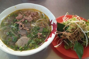 Quán Ăn Bún bò Hương Giang - Lê Bình